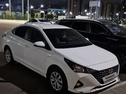 Hyundai Accent 2021 года за 7 900 000 тг. в Астана – фото 2