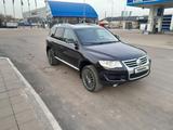 Volkswagen Touareg 2007 года за 6 200 000 тг. в Караганда – фото 3