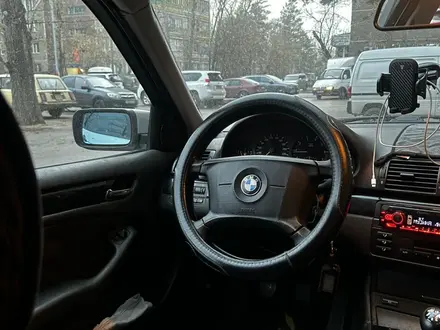 BMW 318 2002 года за 2 500 000 тг. в Павлодар – фото 4