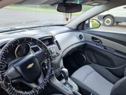 Chevrolet Cruze 2011 года за 3 200 000 тг. в Астана – фото 9