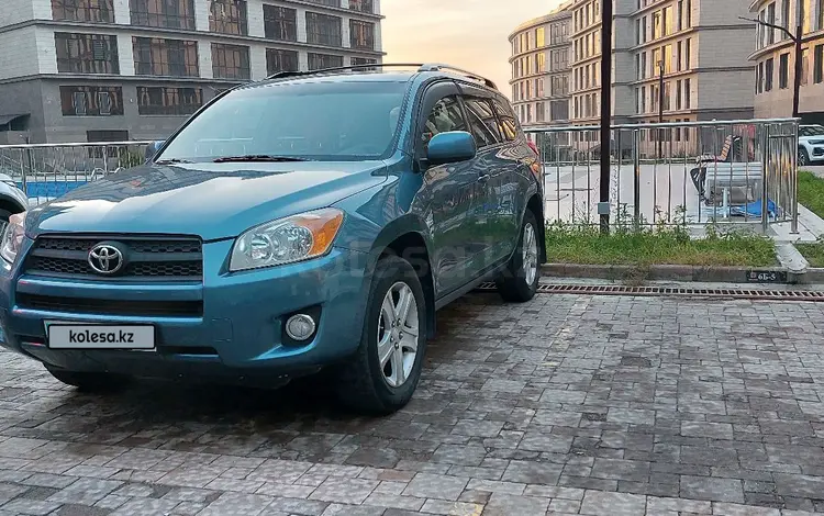 Toyota RAV4 2012 годаfor10 000 000 тг. в Алматы