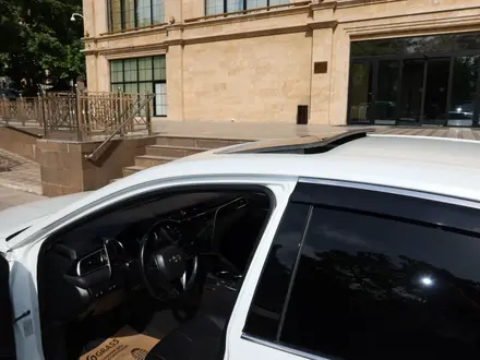 Toyota Camry 2018 года за 12 250 000 тг. в Шымкент – фото 11
