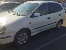 Nissan Tino, 2001