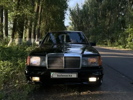 Mercedes-Benz E 280 1993 года за 2 300 000 тг. в Алматы – фото 3