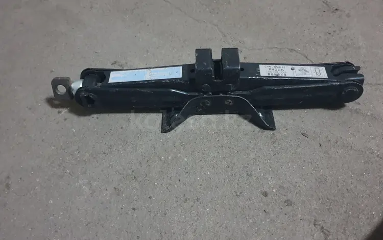 Домкрат за 5 000 тг. в Алматы