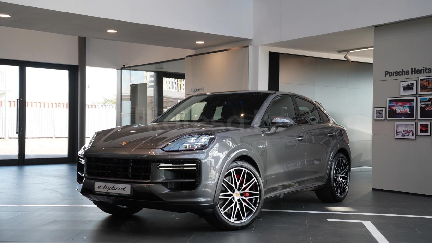 Porsche Cayenne E-Hybrid 2024 г.