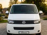 Volkswagen Multivan 2013 года за 17 000 000 тг. в Шымкент