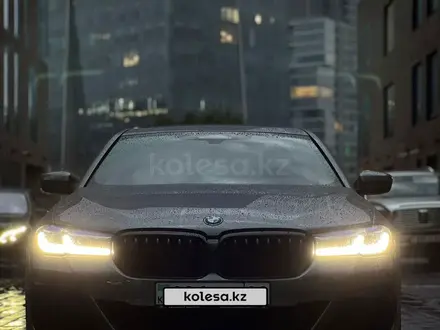 BMW 530 2022 года за 27 000 000 тг. в Алматы – фото 7