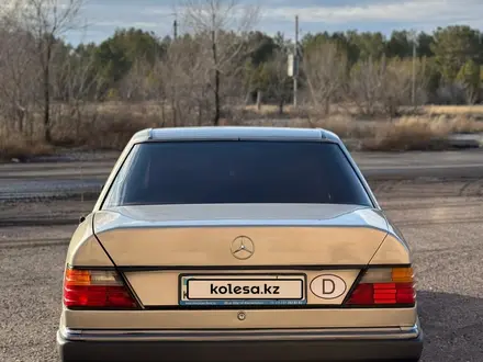 Mercedes-Benz E 220 1993 года за 1 700 000 тг. в Караганда – фото 7