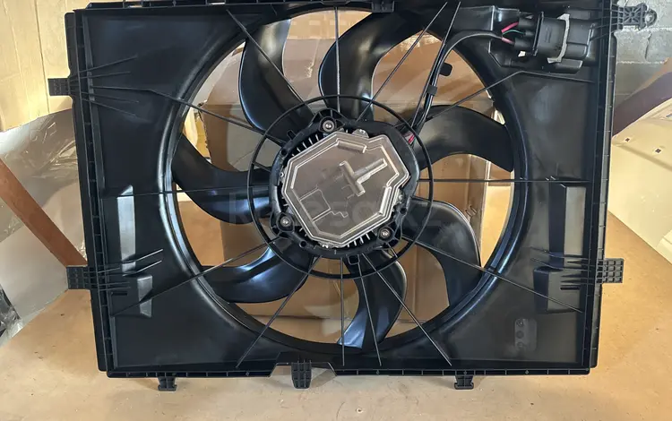 Вентилятор охлаждения для Mercedes-Benz W205 за 120 000 тг. в Алматы
