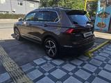 Volkswagen Tiguan 2018 года за 10 600 000 тг. в Алматы