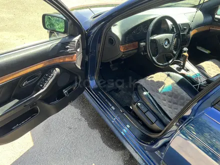 BMW 528 1998 года за 3 000 000 тг. в Алматы – фото 5