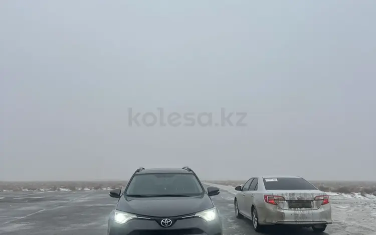 Toyota RAV4 2016 годаүшін8 800 000 тг. в Актау