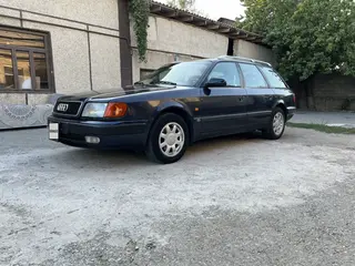 Audi 100