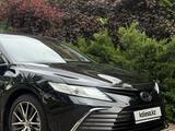 Toyota Camry 2023 года за 17 500 000 тг. в Алматы – фото 5