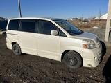 Toyota Voxy 2005 годаfor3 500 000 тг. в Атырау – фото 3