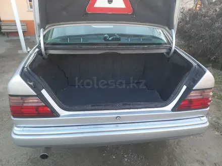 Mercedes-Benz E 220 1994 года за 2 700 000 тг. в Шымкент – фото 8