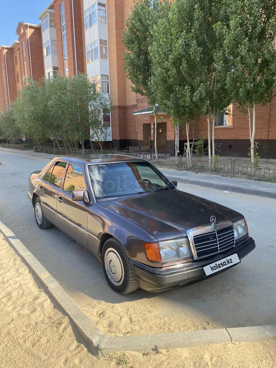 Mercedes-Benz E 220 1993 г.