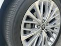 Toyota Camry 2021 года за 14 800 000 тг. в Алматы – фото 22