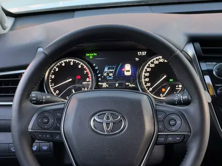 Toyota Camry 2021 года за 14 800 000 тг. в Алматы – фото 8