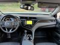 Toyota Camry 2021 года за 14 800 000 тг. в Алматы – фото 7