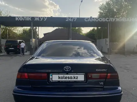 Toyota Camry 1997 года за 3 800 000 тг. в Шымкент – фото 3