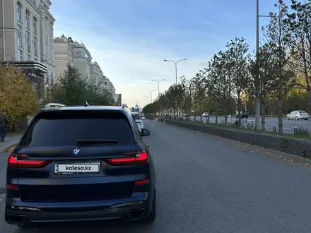 BMW X7 2021 года за 58 000 000 тг. в Астана