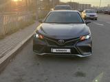 Toyota Camry 2021 года за 11 000 000 тг. в Астана