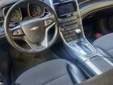 Chevrolet Malibu 2013 года за 6 800 000 тг. в Жезказган – фото 2