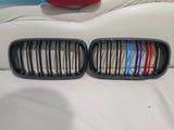 Ноздри решетка радиатора БМВ F10 X5 F15 X6 F16 M за 70 000 тг. в Астана