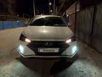 Hyundai Elantra 2019 годаfor8 450 000 тг. в Атырау