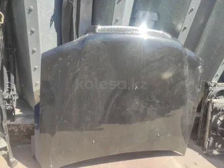 Капот Вольво V40 за 50 000 тг. в Астана