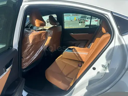 Toyota Camry Luxe 2026 года за 24 190 000 тг. в Петропавловск – фото 10