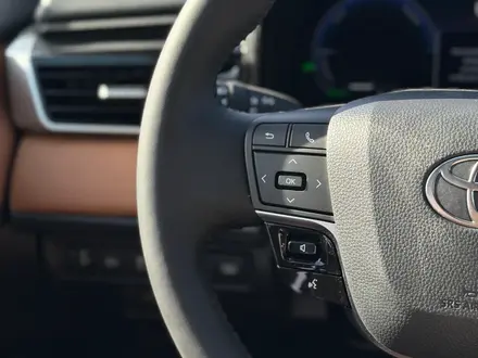 Toyota Camry Luxe 2026 года за 24 190 000 тг. в Петропавловск – фото 16