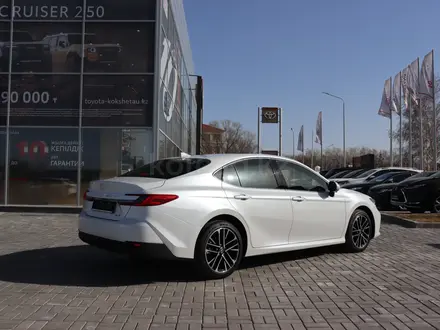 Toyota Camry Luxe 2026 года за 24 190 000 тг. в Петропавловск – фото 5