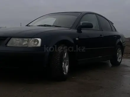 Volkswagen Passat 1998 года за 1 800 000 тг. в Уральск – фото 4