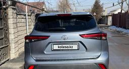 Toyota Highlander 2021 года за 25 999 168 тг. в Алматы – фото 2