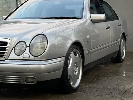 Mercedes-Benz E 430 1999 года за 5 600 000 тг. в Шымкент – фото 13