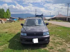 Mitsubishi Space Wagon, 1998