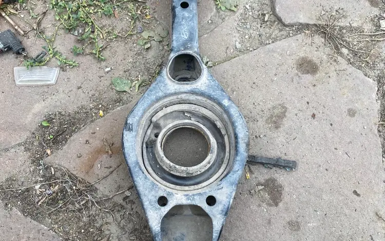 Рычаг задний правый левый нижний поперечный лодочка за 15 700 тг. в Астана