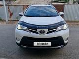 Toyota RAV4 2015 года за 13 000 000 тг. в Атырау – фото 5