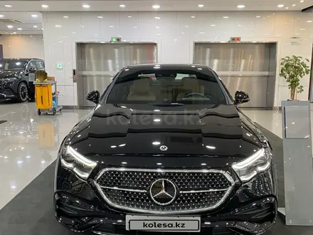 Mercedes-Benz E 300 2024 года за 37 044 320 тг. в Алматы – фото 2