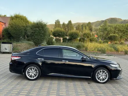 Toyota Camry 2019 года за 13 300 000 тг. в Усть-Каменогорск – фото 4