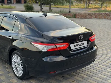 Toyota Camry 2019 года за 13 300 000 тг. в Усть-Каменогорск – фото 16