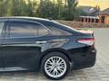 Toyota Camry 2019 года за 13 300 000 тг. в Усть-Каменогорск – фото 17