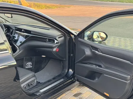Toyota Camry 2019 года за 13 300 000 тг. в Усть-Каменогорск – фото 33