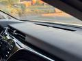 Toyota Camry 2019 года за 13 300 000 тг. в Усть-Каменогорск – фото 36