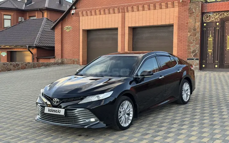 Toyota Camry 2019 года за 13 300 000 тг. в Усть-Каменогорск