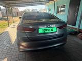 Hyundai Elantra 2018 года за 6 500 042 тг. в Боралдай – фото 2
