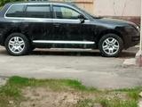 Volkswagen Touareg 2005 года за 4 100 000 тг. в Астана